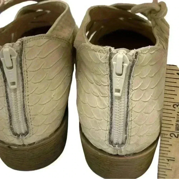 COCONUTS BY MATISSE | WOMENS LUX SNAKE EMBOSSED ANKLE BOOTIES CREAM 8 - Picture 6 of 7